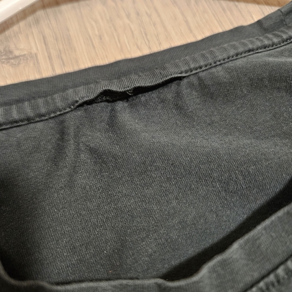 Rare Moschino Embroidered Dark Green T-Shirt with Bear Graphic - Picture 7 of 11